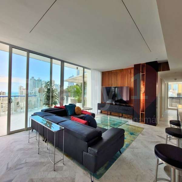 APARTAMENTO EN VENTA EN MARBELLA – PH WANDERS & YOO – 225 M² – ESPECTACULAR TERRAZA CON VISTAS AL MAR Y LA CIUDAD