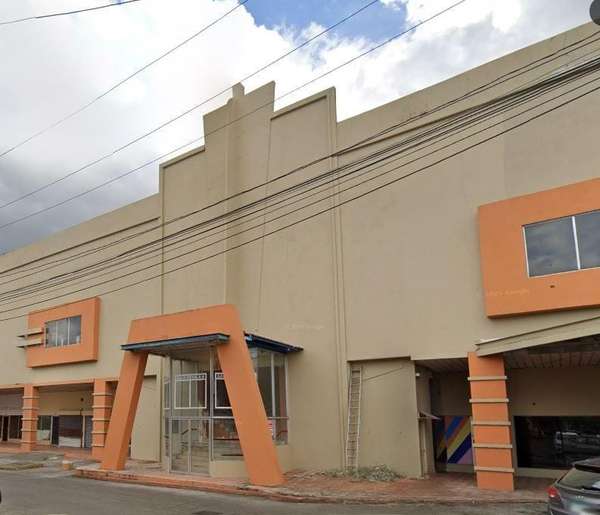 SE VENDE LOCAL COMERCIAL EN MILLA 8