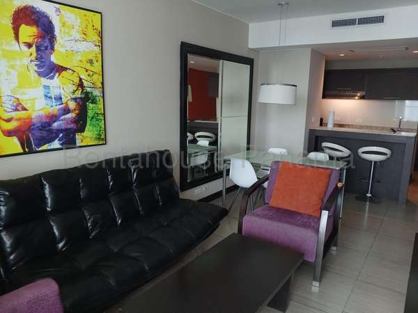 Alquiler de Apartamento en avenida Balboa 27MGO1372
