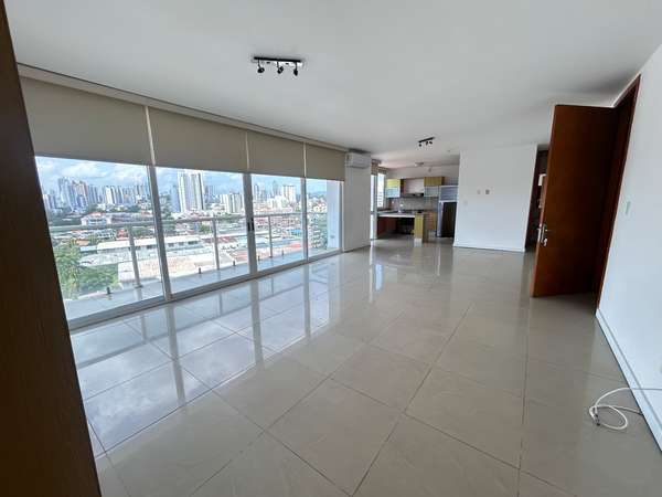 PH Bahía del Golf: apartamento amueblado de 98 m² con balcón y vista a las montañas en Coco del Mar