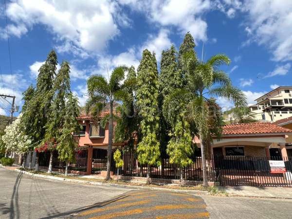 Venta de Casa en Altos de Panama ABS