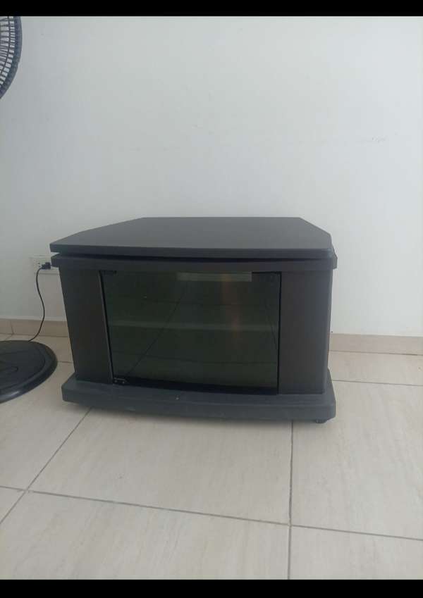 Cama 3/4, colchón y mesa para tv