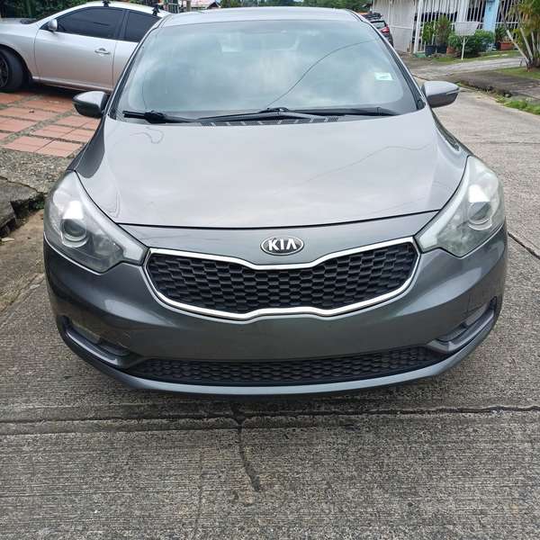 Vendo Kia Cerato 2015