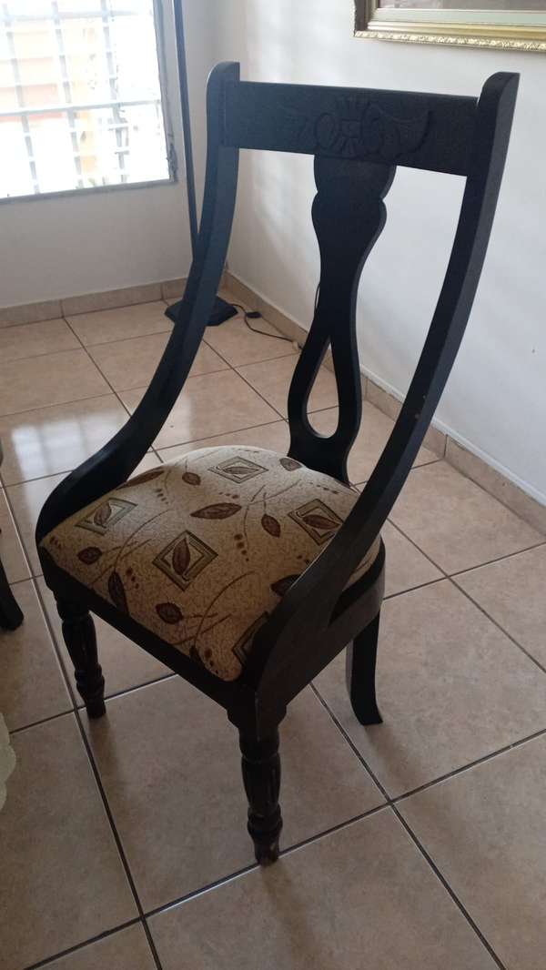 Juego de comedor de madera con 6 sillas 