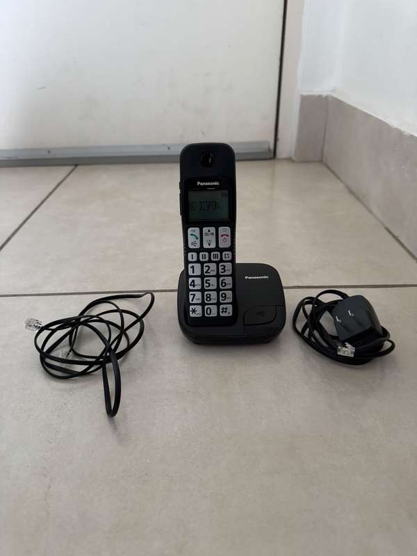  Teléfono inalámbrico Panasonic KX-TGE110LAB — $35 negociables