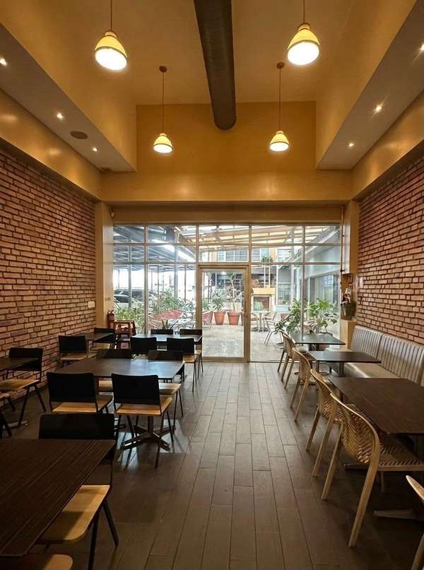 Se vende Local en Pueblo Nuevo amoblado