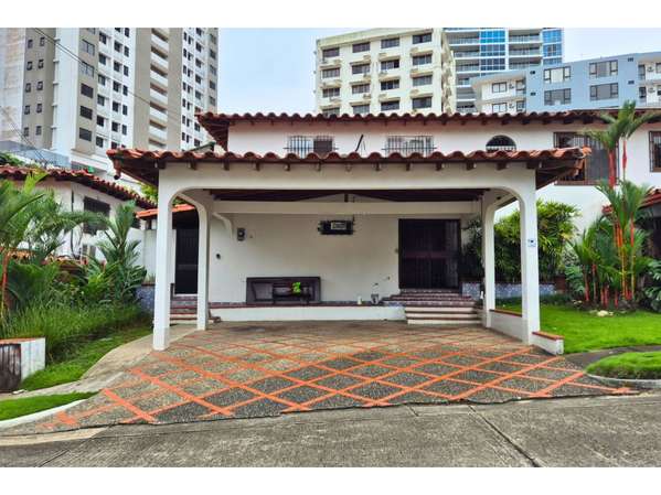 En venta casa en El Cangrejo