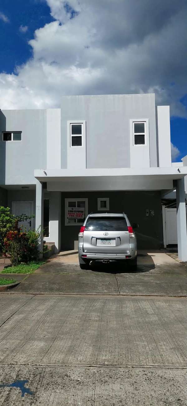 Banco vende casa en PH AUGUSTA – PANAMÁ