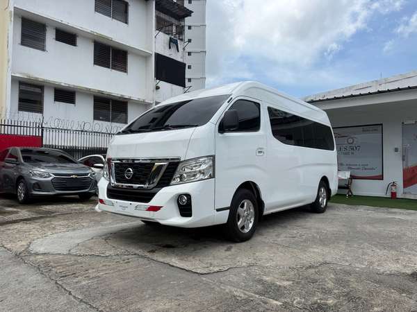 HERMOSA NISSAN URVAN AUTOMÁTICO 2022