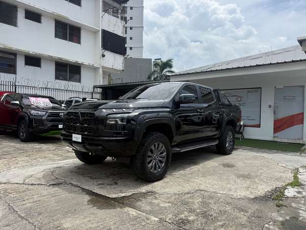 HERMOSA MITSUBISHI L200 SPORTERO FULL EXTRA 2025
