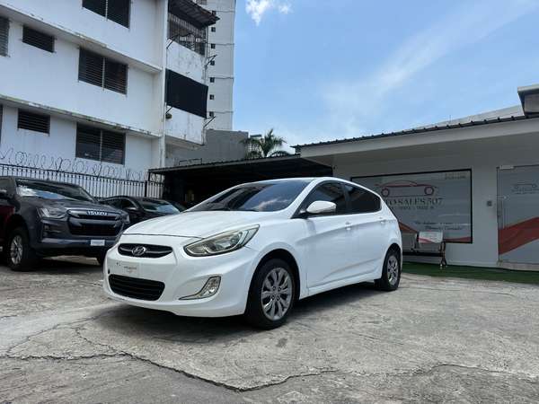 HERMOSA HYUNDAI ACCENT HB SEMI FULL 2018 