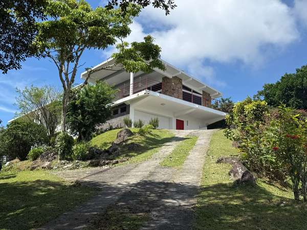 House for Sale in El Valle de Antón, with 4.5 Hectares of Land