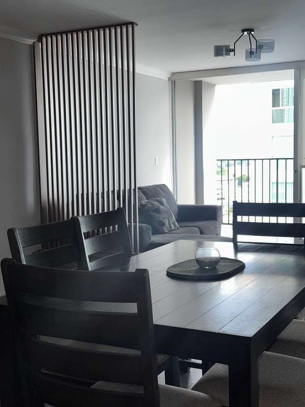 A LA VENTA HERMOSO MUEBLE Y COMEDOR PARA EL HOGAR 