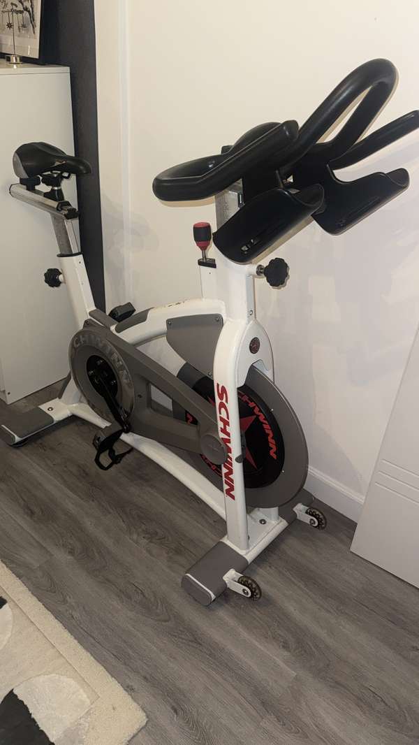 Bicicleta profesional indoor cycling 