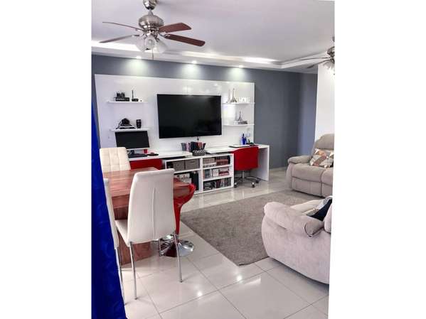 Venta de apartamento en PH Centennial. VC