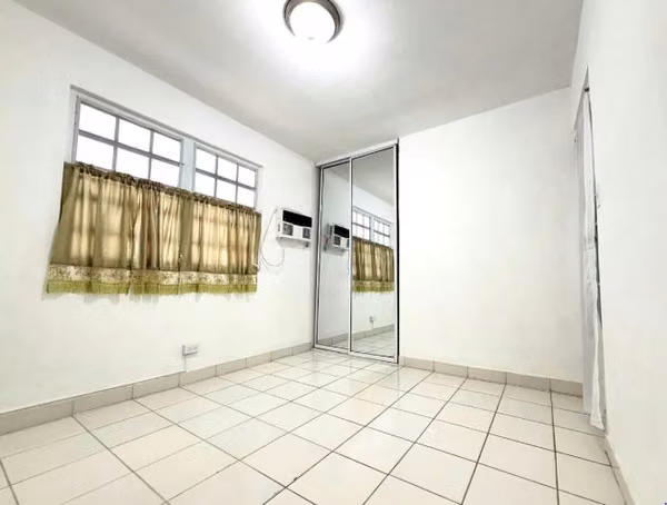 Royal Gardens Urb Rental, move in ready!