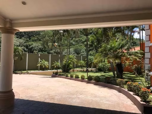 PRECIOSA RESIDENCIA EN PORTONES DE MADRESELVA
