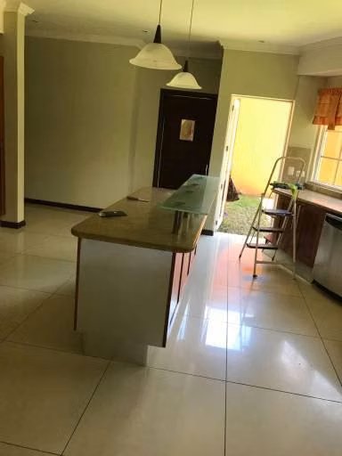PRECIOSA RESIDENCIA EN PORTONES DE MADRESELVA