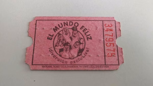Ticket original del Mundo Feliz El Salvador