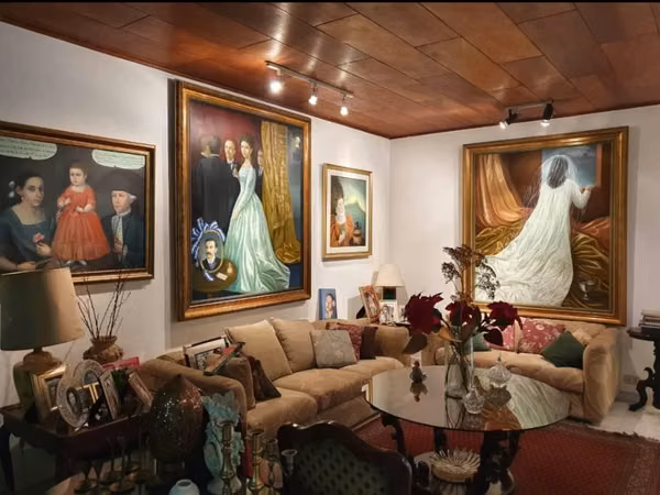 VENDO CASA AMPLIA EN COLONIA MAQUILISHUAT/ SAN SALVADOR / ZONA ESCUELA AMERICANA