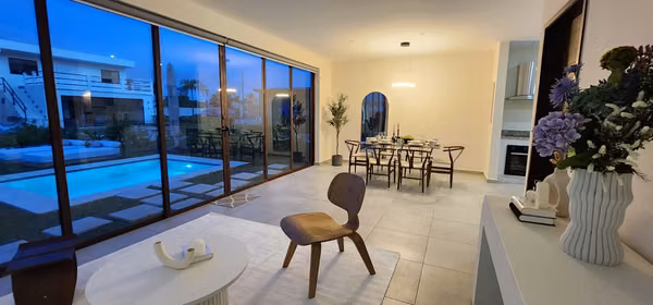 En venta lindo Townhouse en estero Jaltepeque.