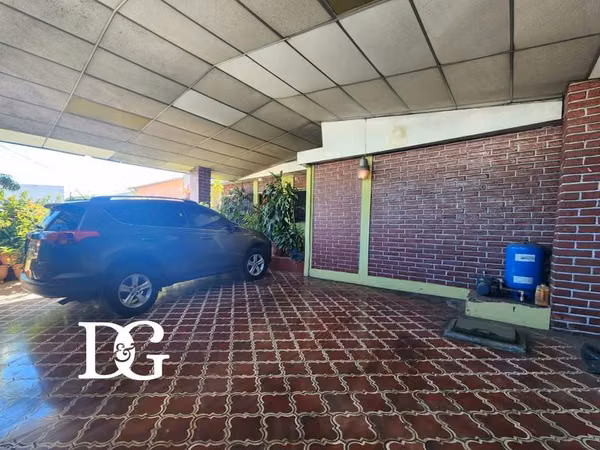 VENDO CASA GRANDE PARA USO COMERCIAL EN CIUDAD MERLIOT