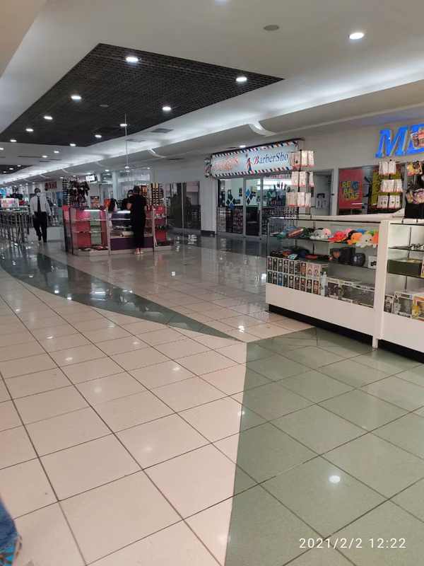 Commercial for sale in Plaza Merliot, Santa Tecla