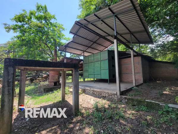 SANTA ANA, TERRENO EN VENTA. 44 MZ. A 4 KM DE PRICESMART
