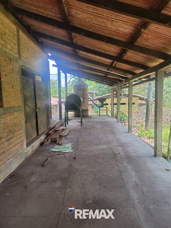 SANTA ANA, TERRENO EN VENTA. 44 MZ. A 4 KM DE PRICESMART