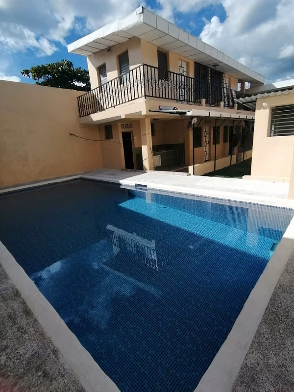 VENTA DE CASA EN SANTA ANA CALLE PRINCIPAL ALTA EXPOSICION A POCOS METROS METROCENTRO