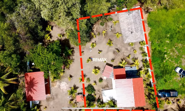 PLAYA MALIBU, SONSONATE, CASA EN VENTA. C ACCESO AL MAR, PRIVADO
