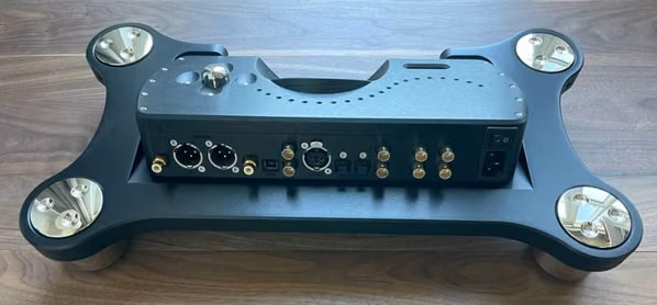 Chord Dave DAC Black with Stand