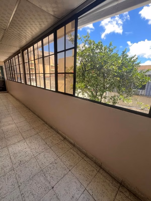 Se alquila local en Colonia Medica