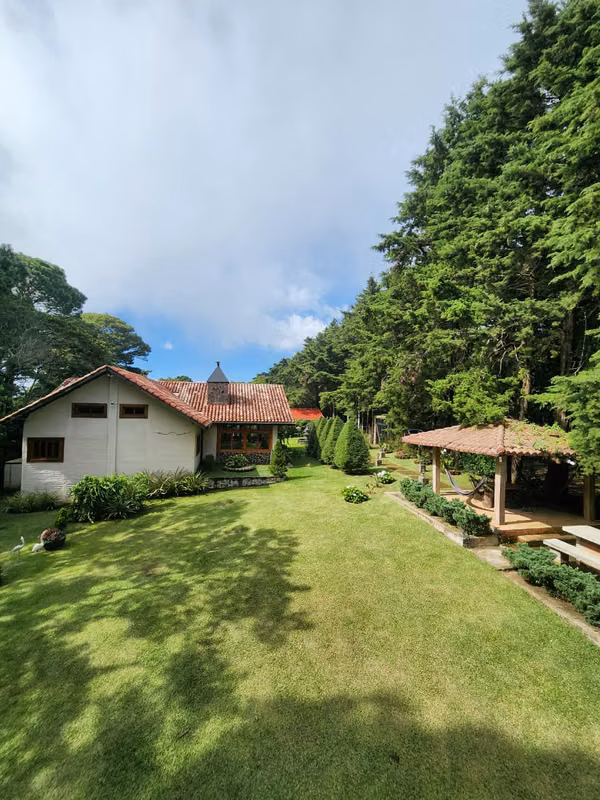 Casa en Apaneca - Casa en venta en Ahuachapán #3706