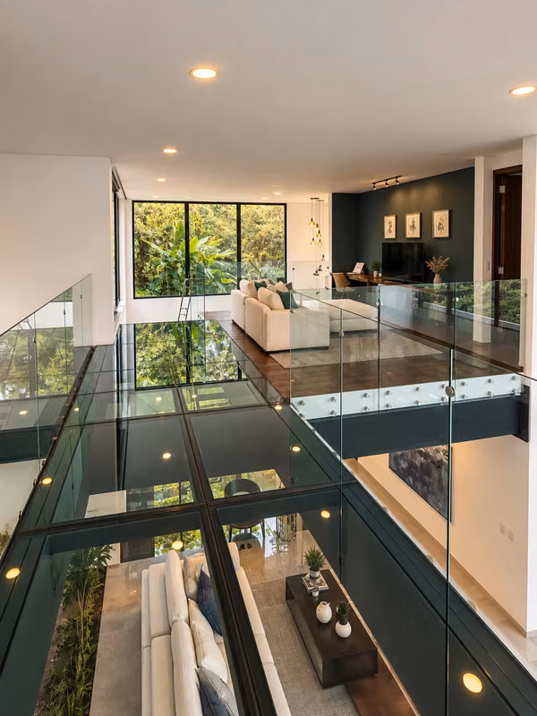 MINIMALIST HOUSE FOR SALE IN RESIDENTIAL AREA EL ENCANTO