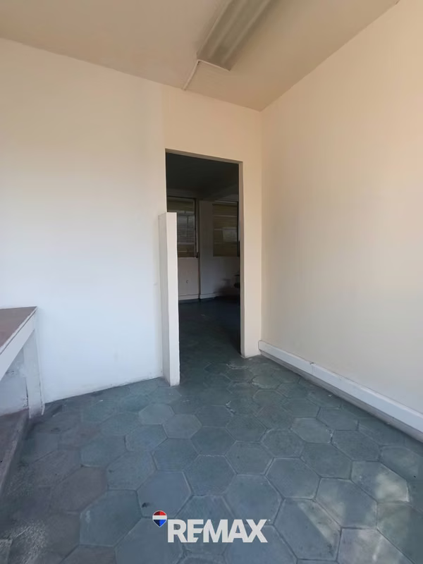 SOYAPANGO | OFICINAS EN ALQUILER | 321 m² | 5 PARQUEOS