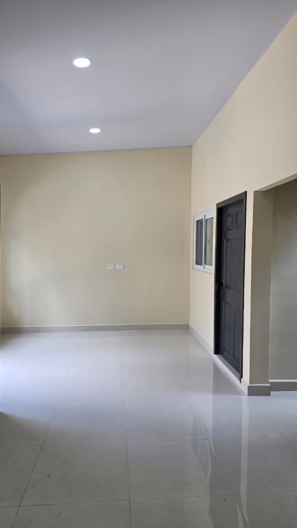 LOURDES COLON VENDO CASA BONITA A ESTRENAR CON BUENOS ACABADOS