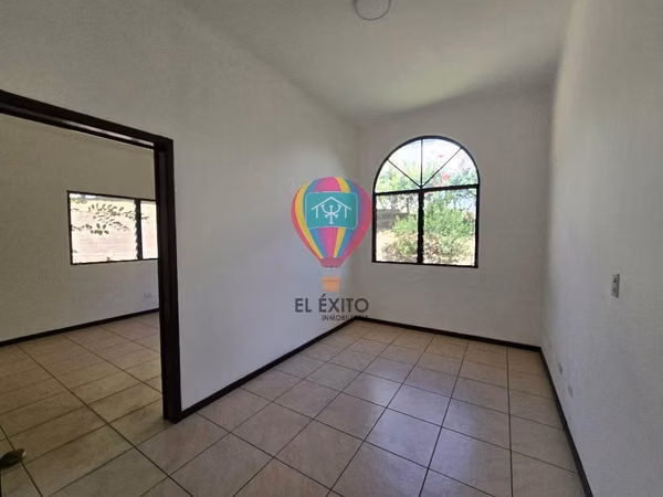 VENDO PRECIOSA CASA EN RESIDENCIAL LA HACIENDA, SAN JOSE VILLA NUEVA