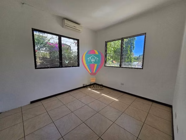 VENDO PRECIOSA CASA EN RESIDENCIAL LA HACIENDA, SAN JOSE VILLA NUEVA