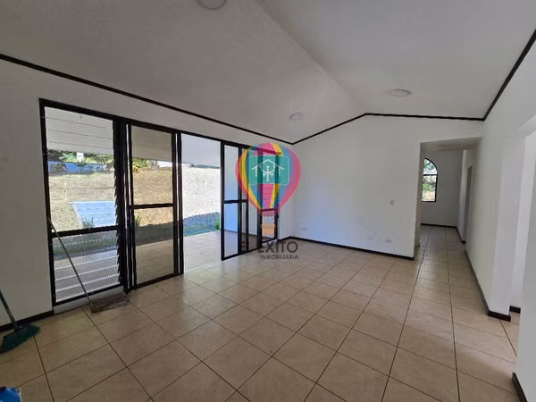VENDO PRECIOSA CASA EN RESIDENCIAL LA HACIENDA, SAN JOSE VILLA NUEVA