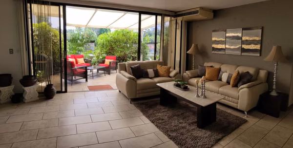 San Benito – apartamento amueblado  elegante