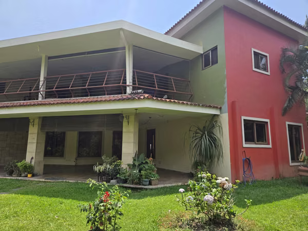 Preciosa Casa en Quintas de Santa Elena, nuevo cuscatlan ,la libertad