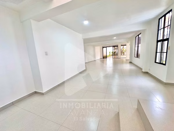 Oficina San Benito| 350m2 | 7 parqueos | 7 baños |