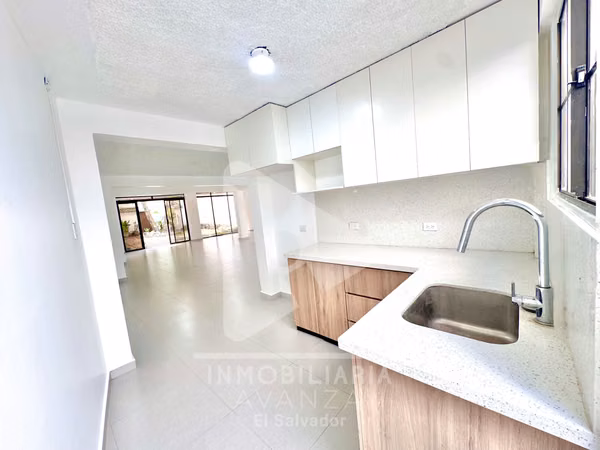 Oficina San Benito| 350m2 | 7 parqueos | 7 baños |