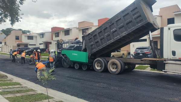 Pavimentadora, finisher o acabadora VOGELE