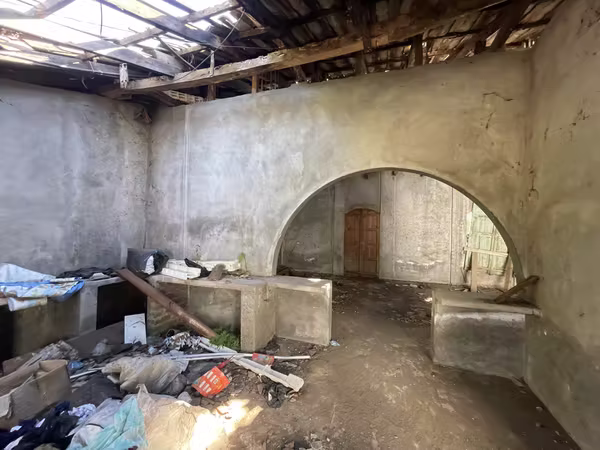 Venta de oportunidad, inmueble  1,478 v2, 500 m2 para remodelar de esquina , Usulutan