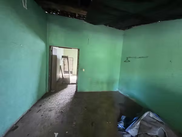 Venta de oportunidad, inmueble  1,478 v2, 500 m2 para remodelar de esquina , Usulutan