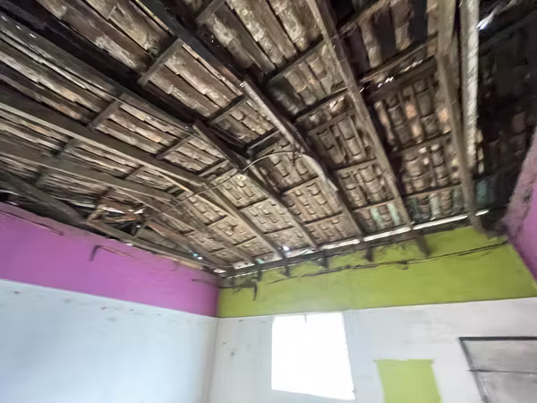 Venta de oportunidad, inmueble  1,478 v2, 500 m2 para remodelar de esquina , Usulutan