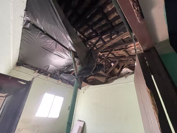 Venta de oportunidad, inmueble  1,478 v2, 500 m2 para remodelar de esquina , Usulutan