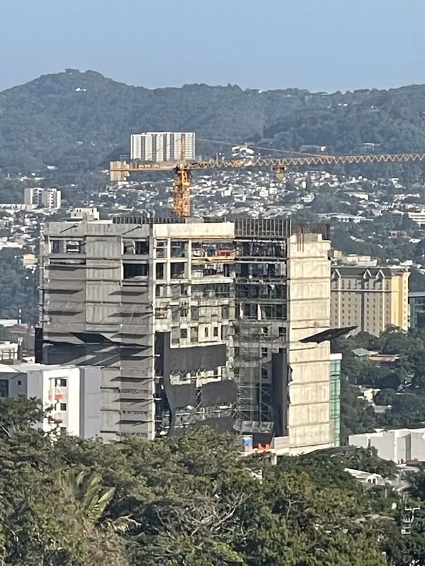 Vendo DERECHO  de Apartamento  en Colonia Escalon, cerca del Word Trade Center , San Salvador